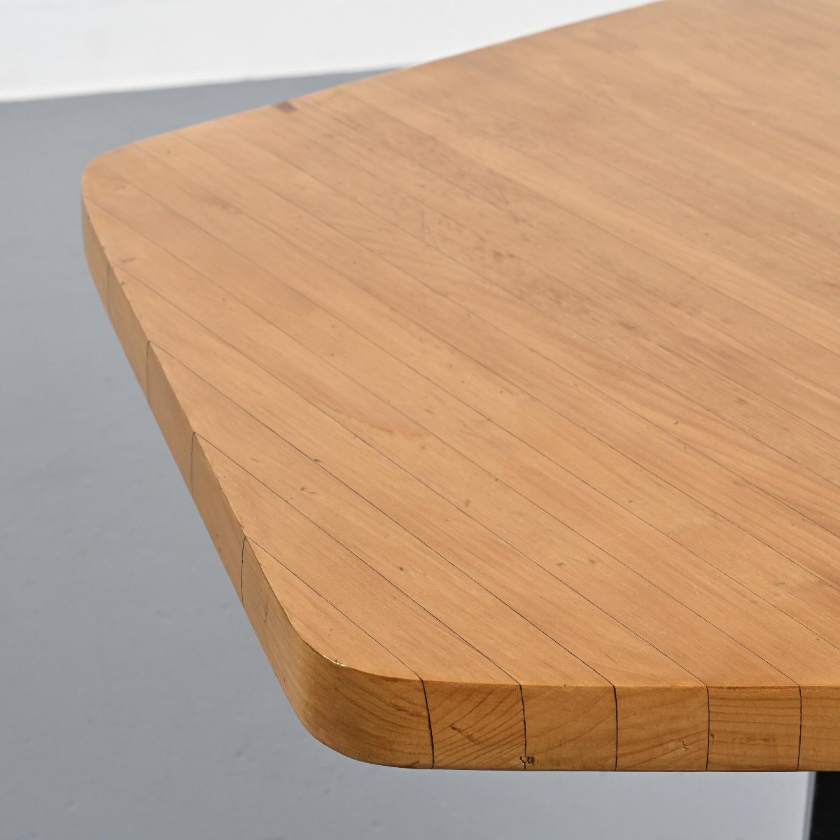 Pentagonal Table Les Arcs, Charlotte Perriand, Circa 1973 -photo-6