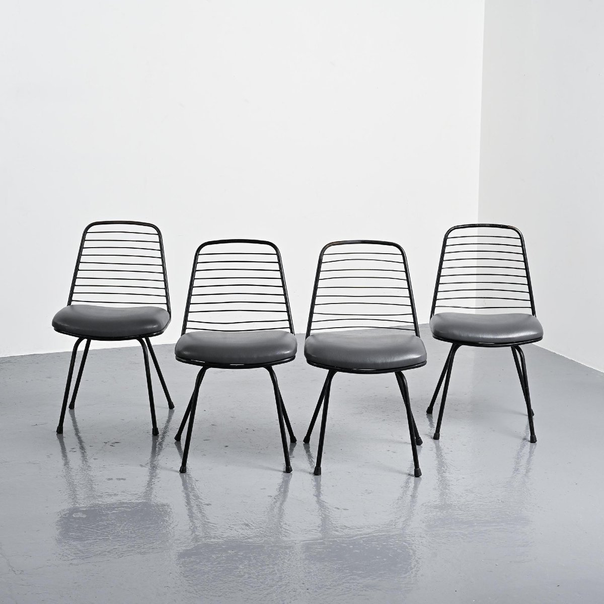 Suite de quatre chaises par Jean-Louis Bonnant, circa 1955-photo-3