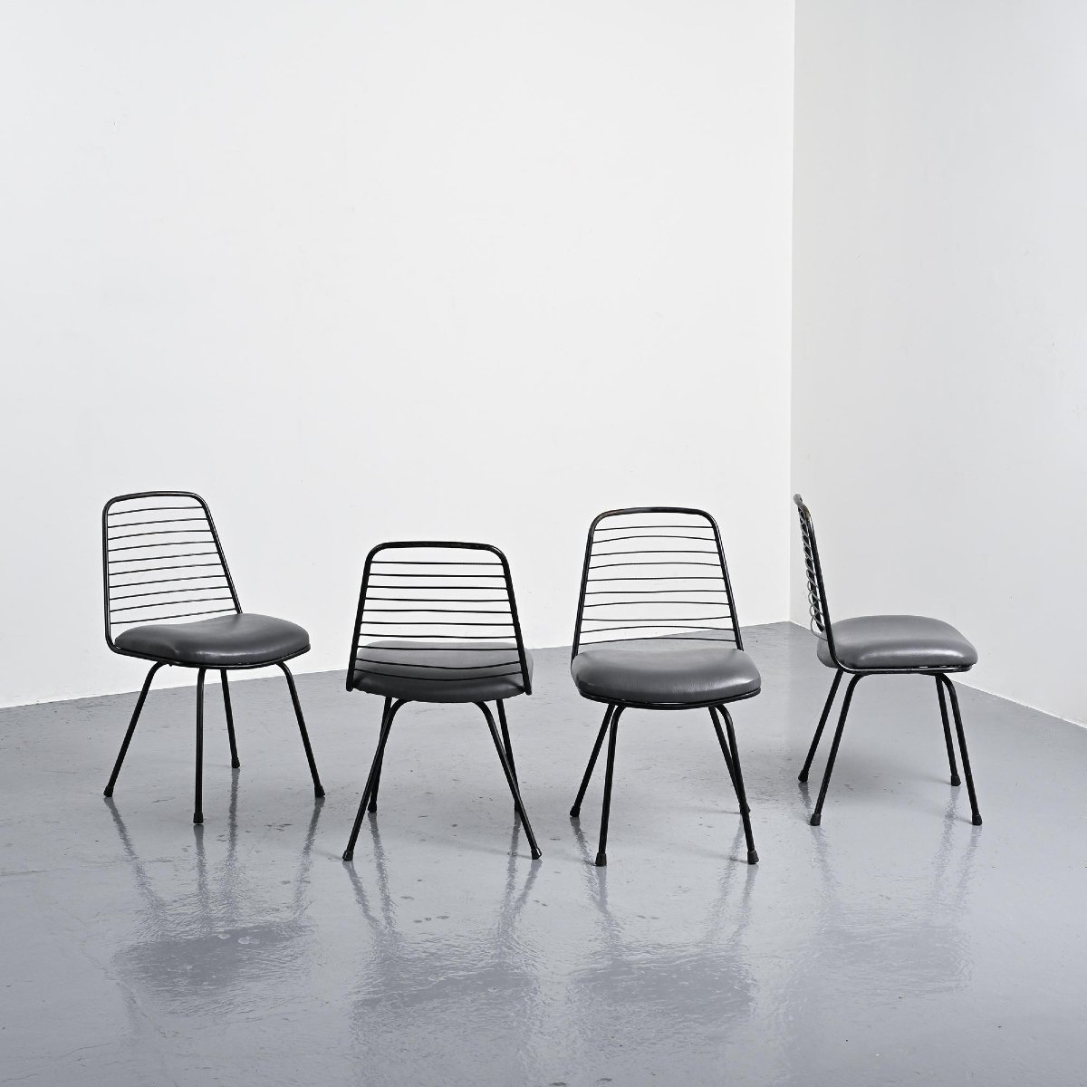 Suite de quatre chaises par Jean-Louis Bonnant, circa 1955-photo-4