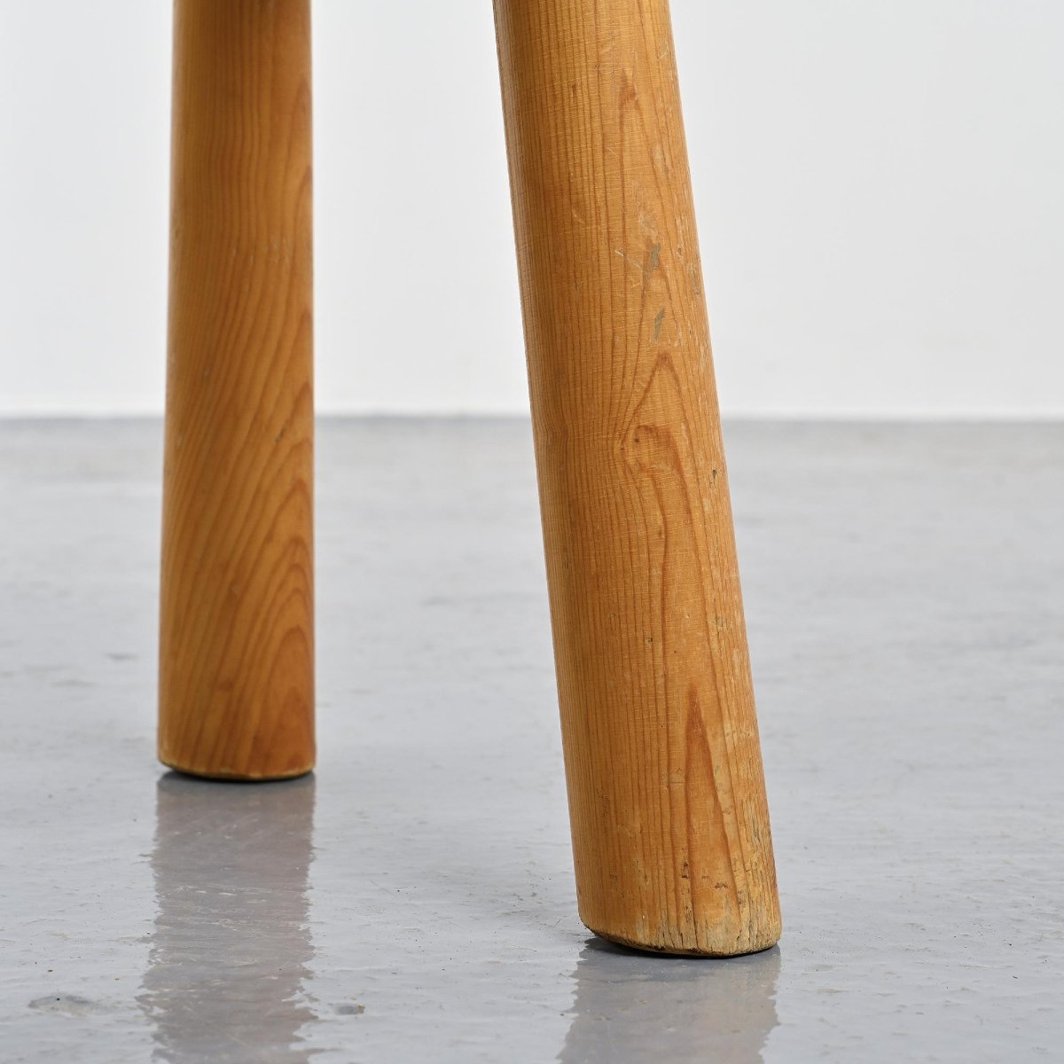 Tabouret en pin massif, Charlotte Perriand années 1960-photo-3
