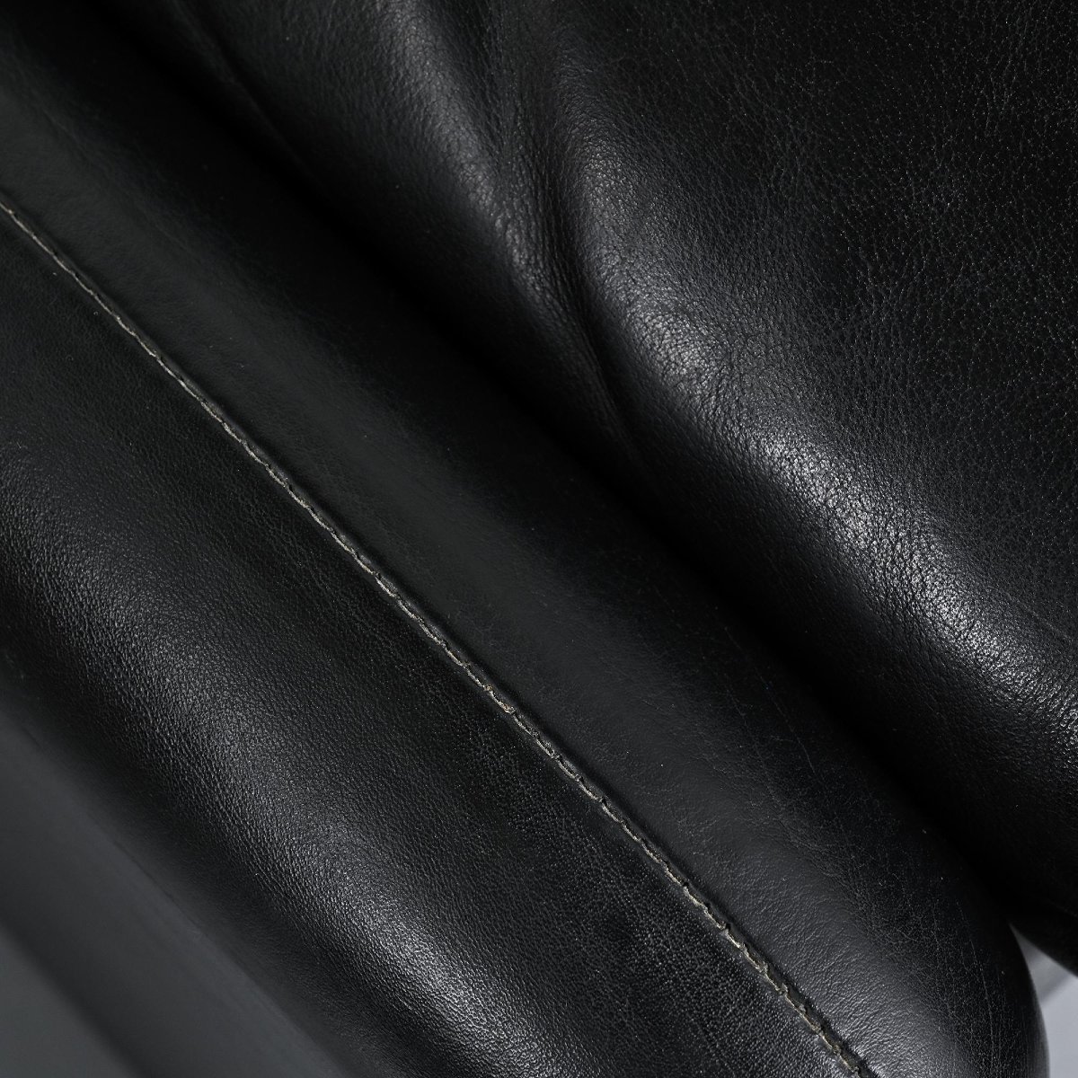 Paire d'ottomans Maralunga, Vico Magistretti pour Cassina, Italie, 1973 -photo-5
