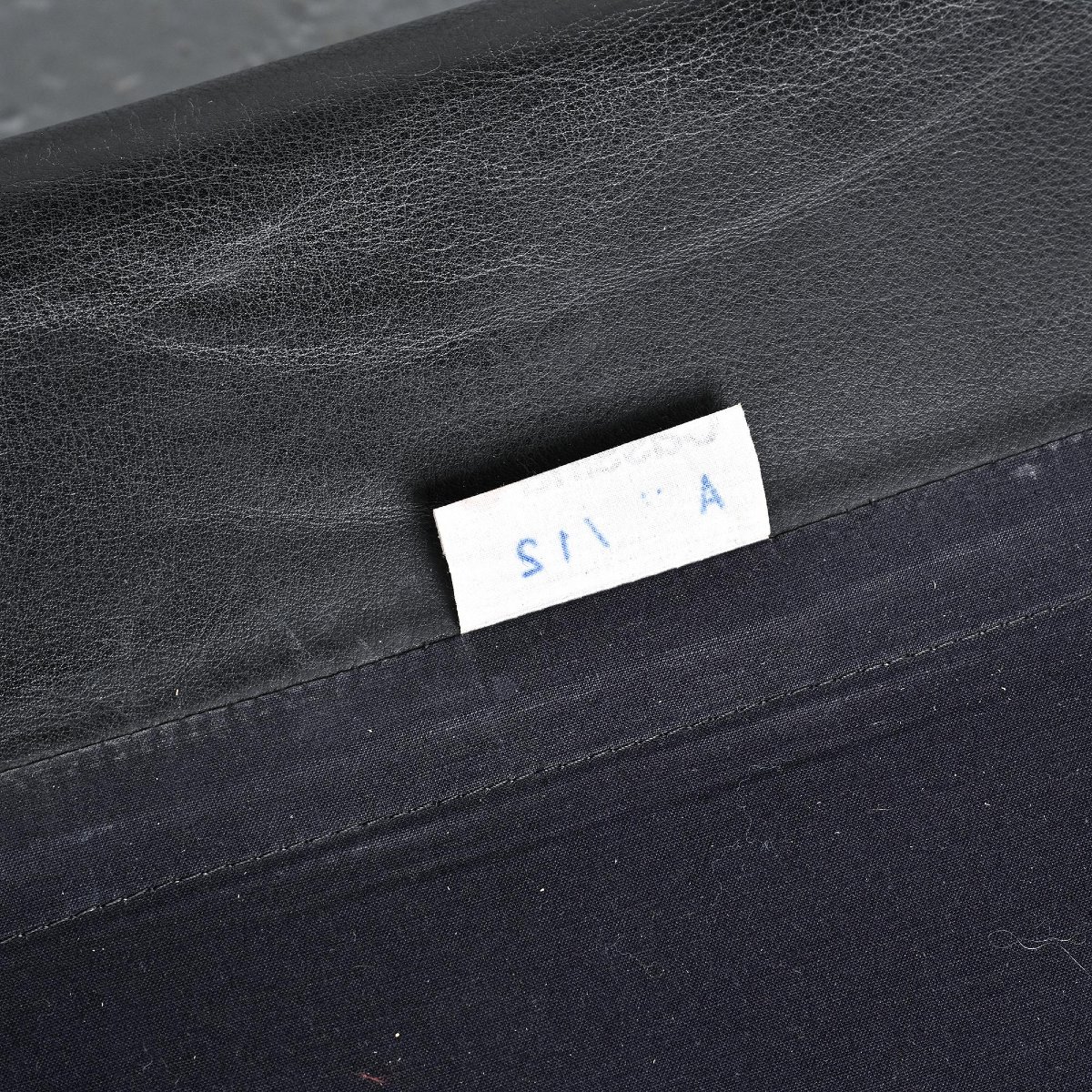 Paire d'ottomans Maralunga, Vico Magistretti pour Cassina, Italie, 1973 -photo-7