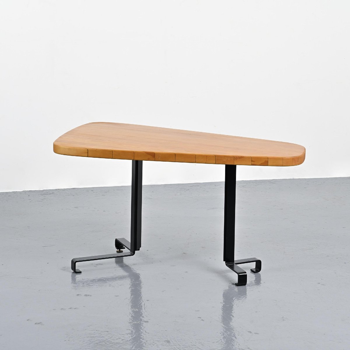 Table forme libre, Charlotte Perriand pour Les Arcs, circa 1986-photo-2