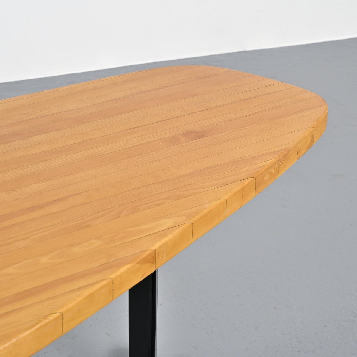 Table forme libre, Charlotte Perriand pour Les Arcs, circa 1986-photo-4