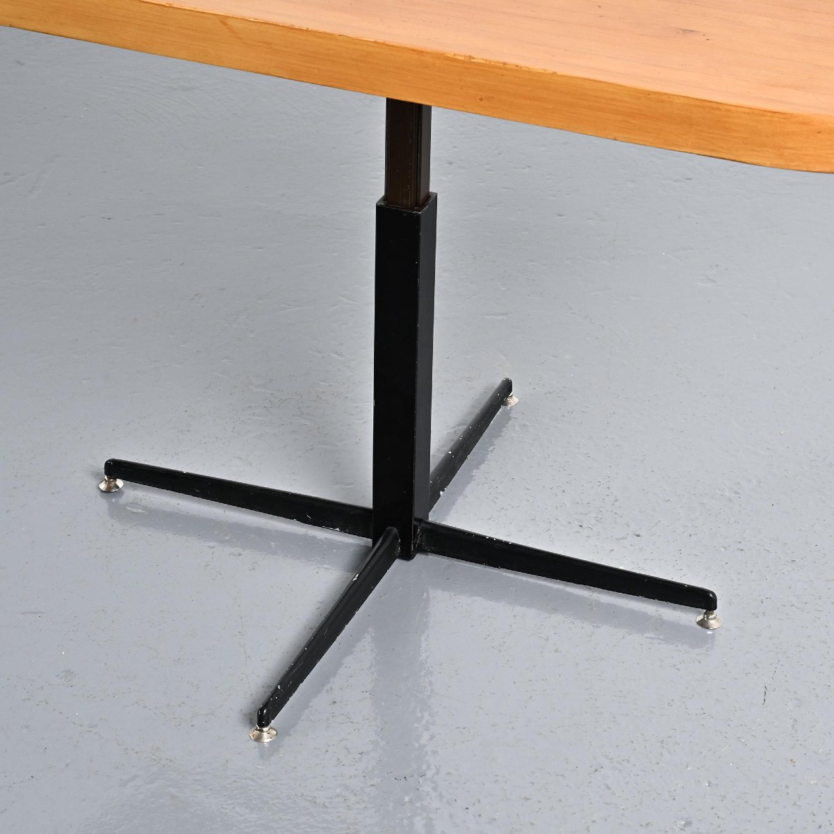  Table Monte et Baisse pour les Arcs, par Charlotte Perriand circa 1975-photo-4