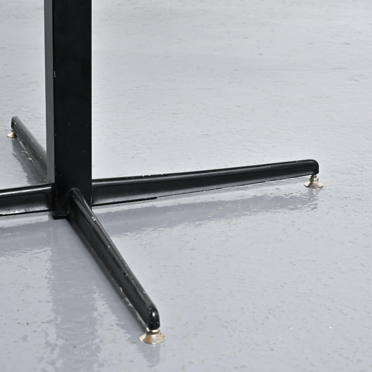  Table Monte et Baisse pour les Arcs, par Charlotte Perriand circa 1975-photo-2