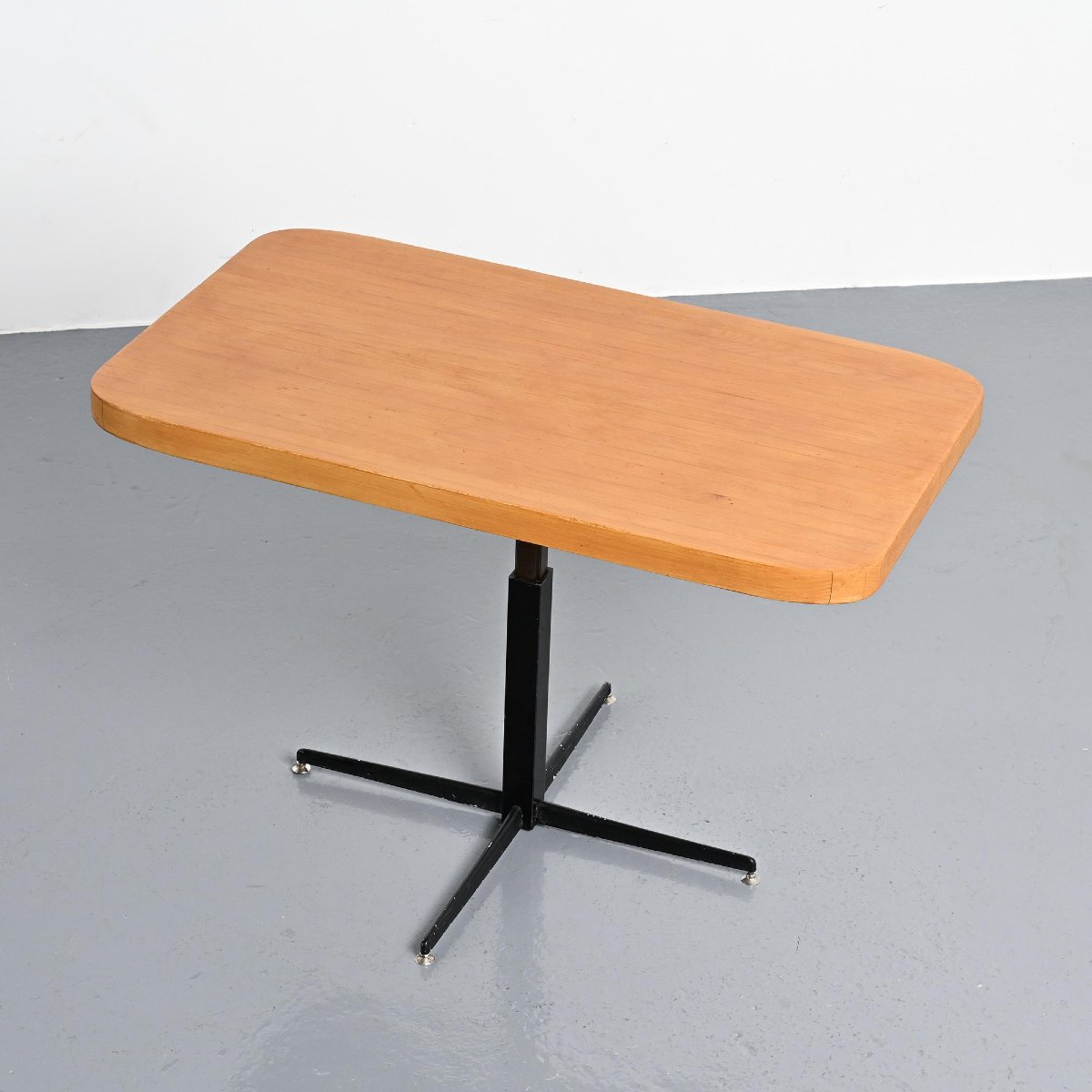  Table Monte et Baisse pour les Arcs, par Charlotte Perriand circa 1975-photo-4