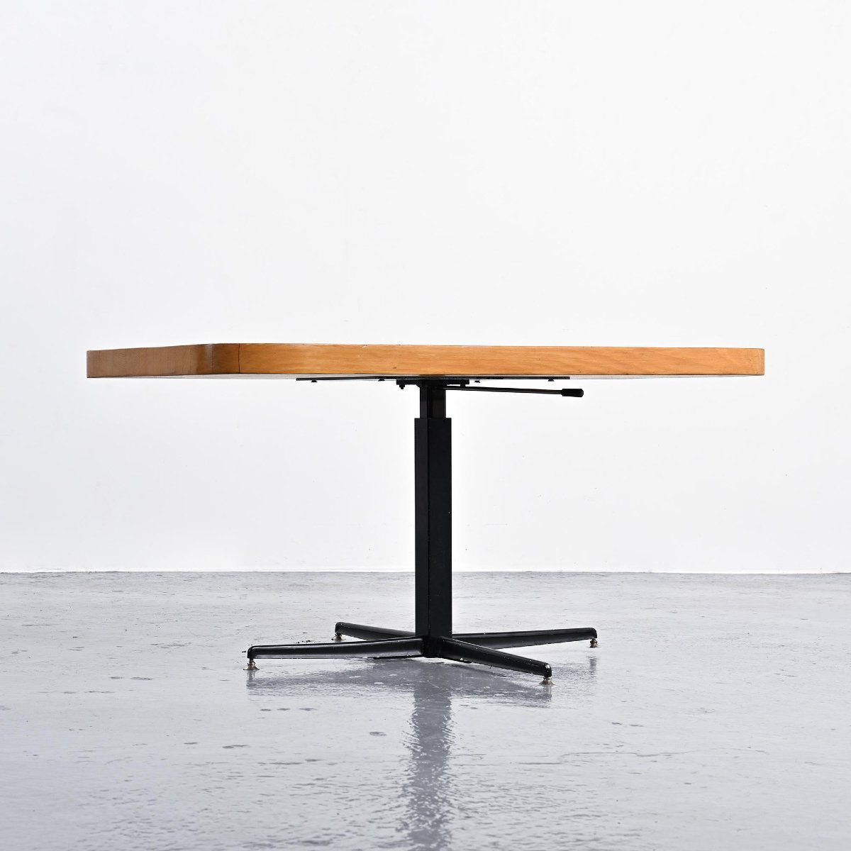  Table Monte et Baisse pour les Arcs, par Charlotte Perriand circa 1975-photo-7