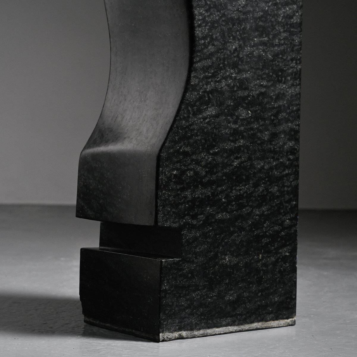 Abstract Sculpture In Diabase By Robert Neuhauser, Switzerland, Circa 1985 -photo-3