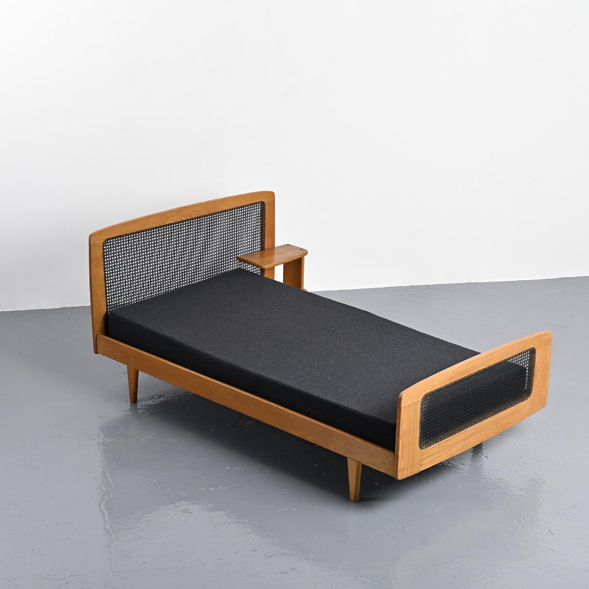  Lit par Roger Landault pour Ligne Roset, France, circa 1965 -photo-2