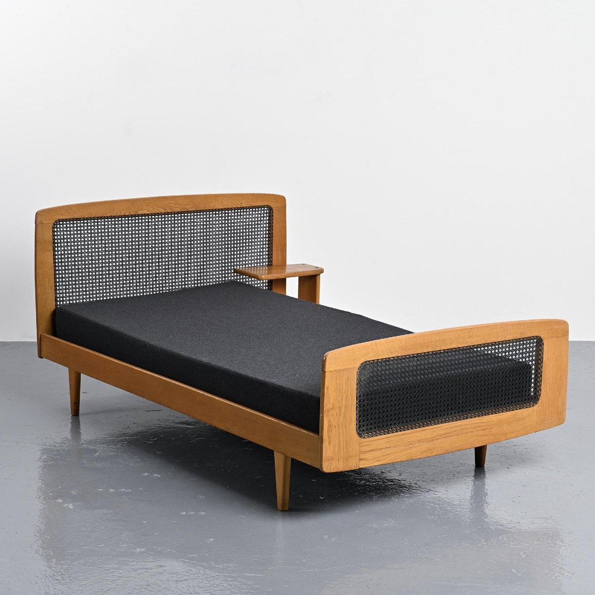  Lit par Roger Landault pour Ligne Roset, France, circa 1965 -photo-4