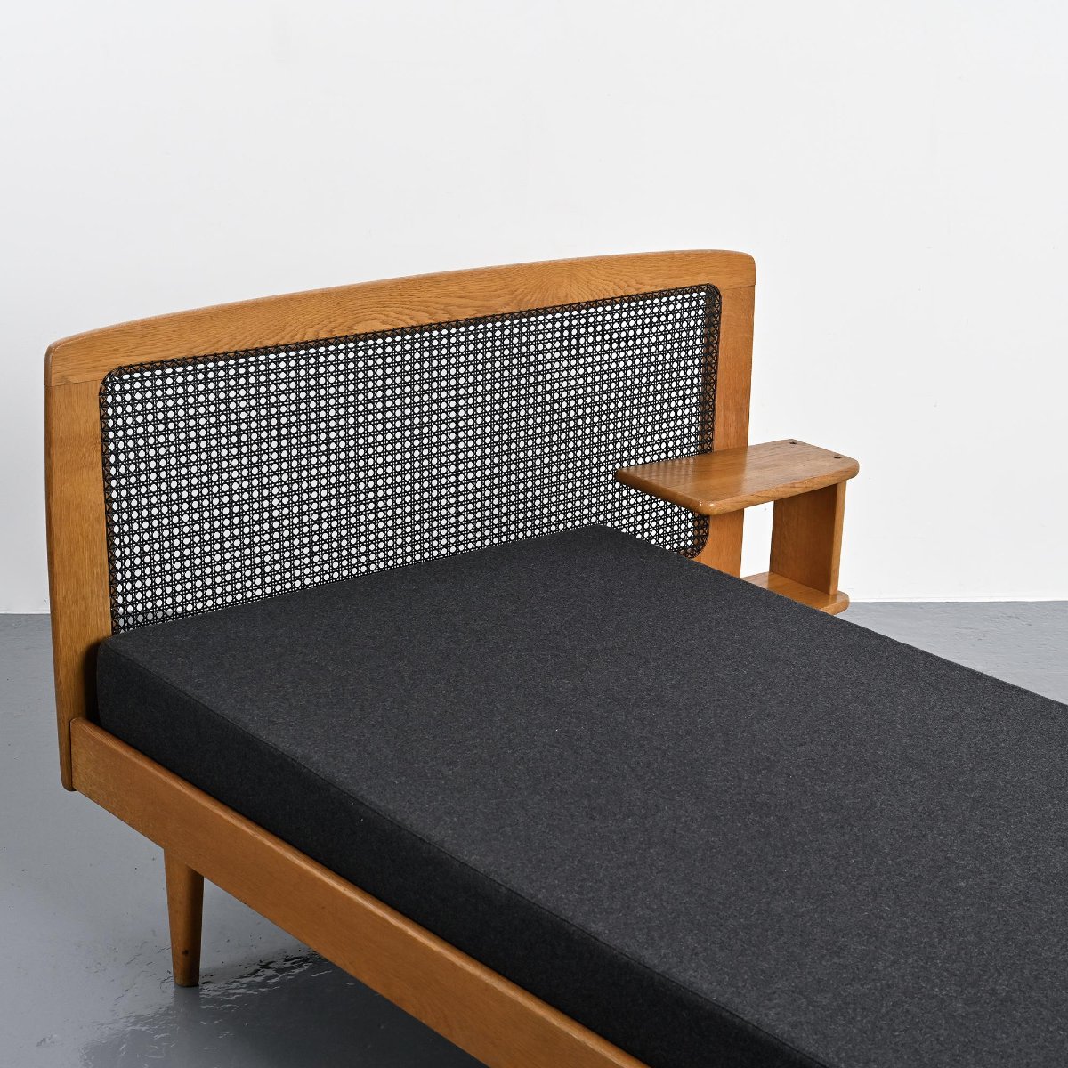  Lit par Roger Landault pour Ligne Roset, France, circa 1965 -photo-1