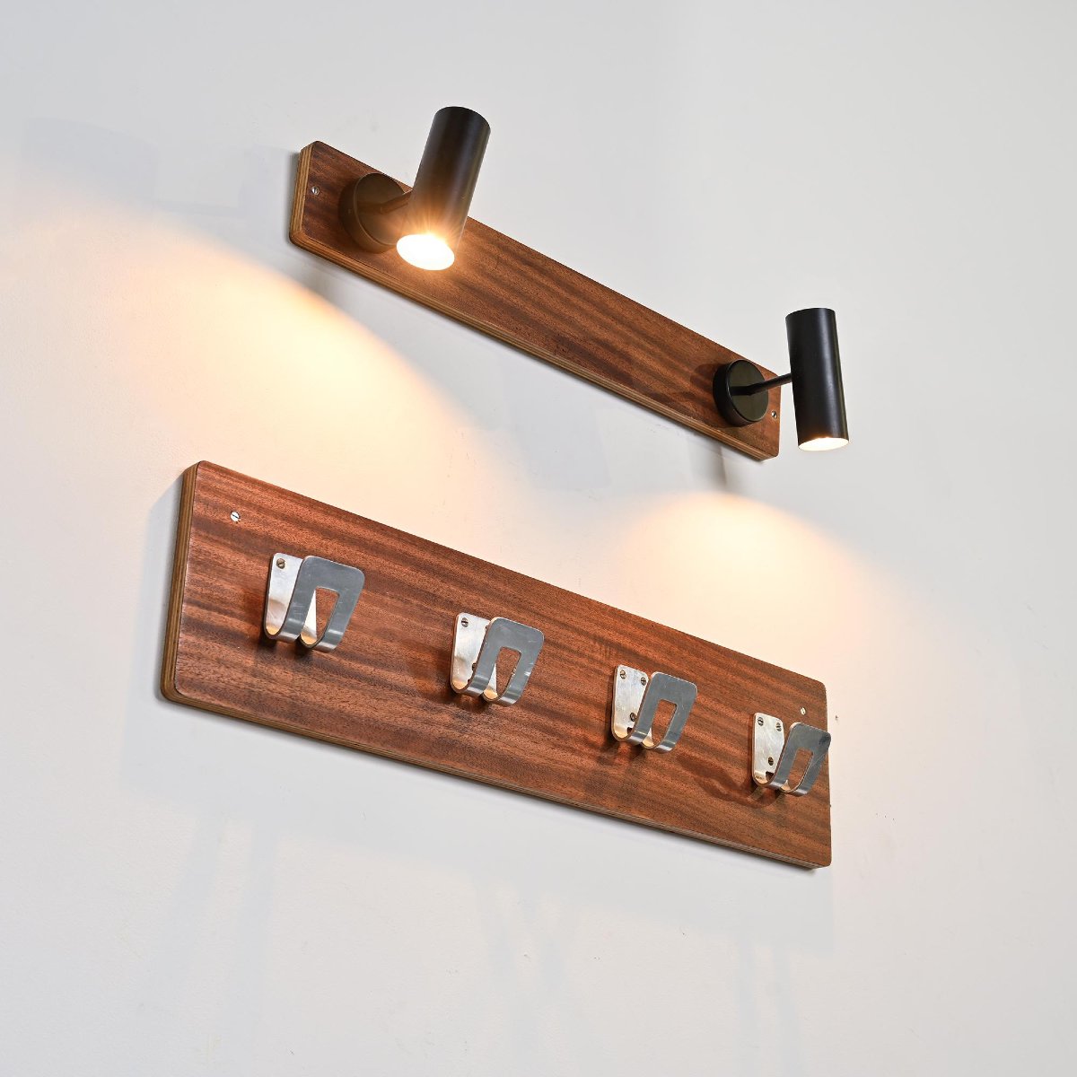 Pierre Guariche: Coat Rack And Lighting Fixtures For La Plagne, Circa 1968 -photo-2