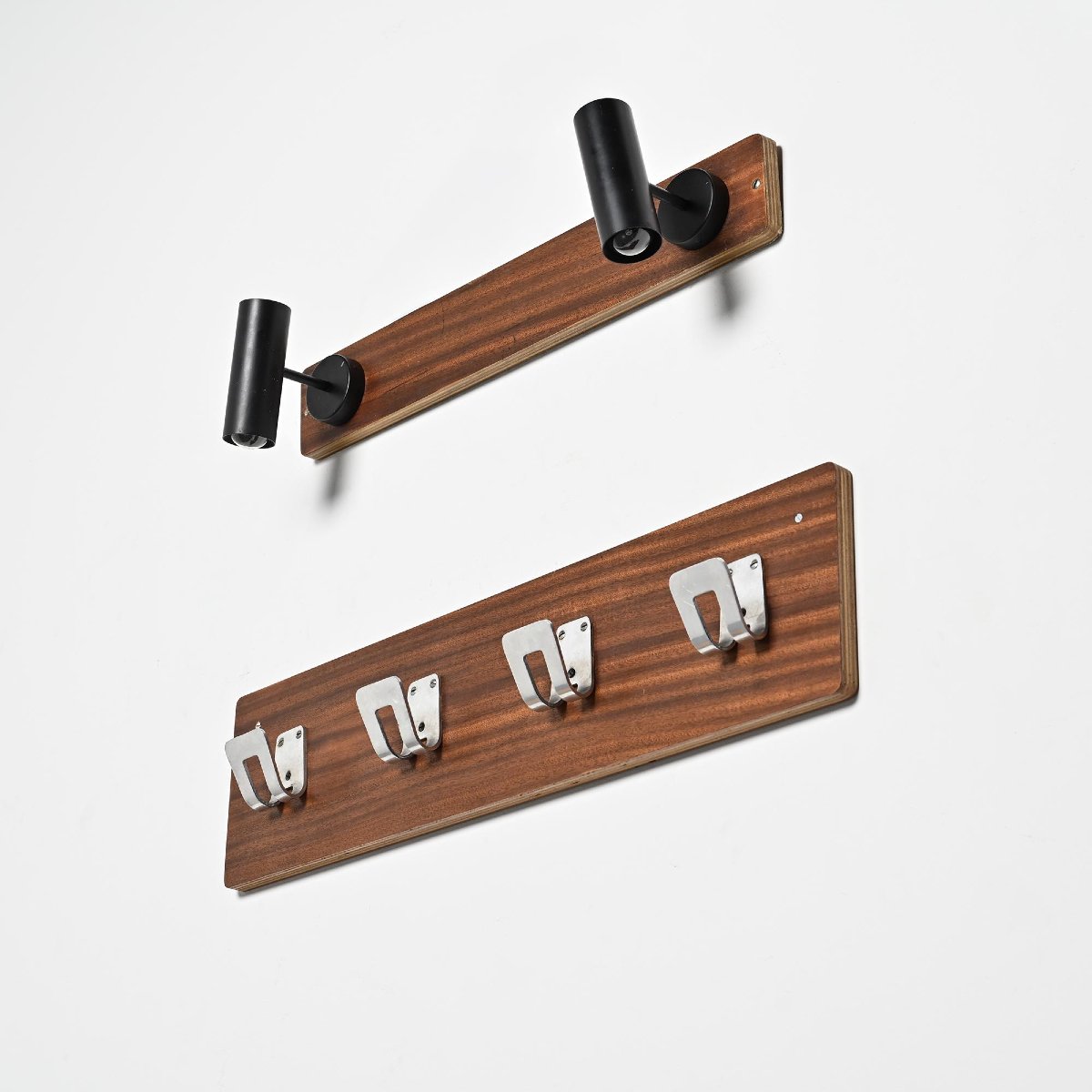 Pierre Guariche: Coat Rack And Lighting Fixtures For La Plagne, Circa 1968 -photo-3