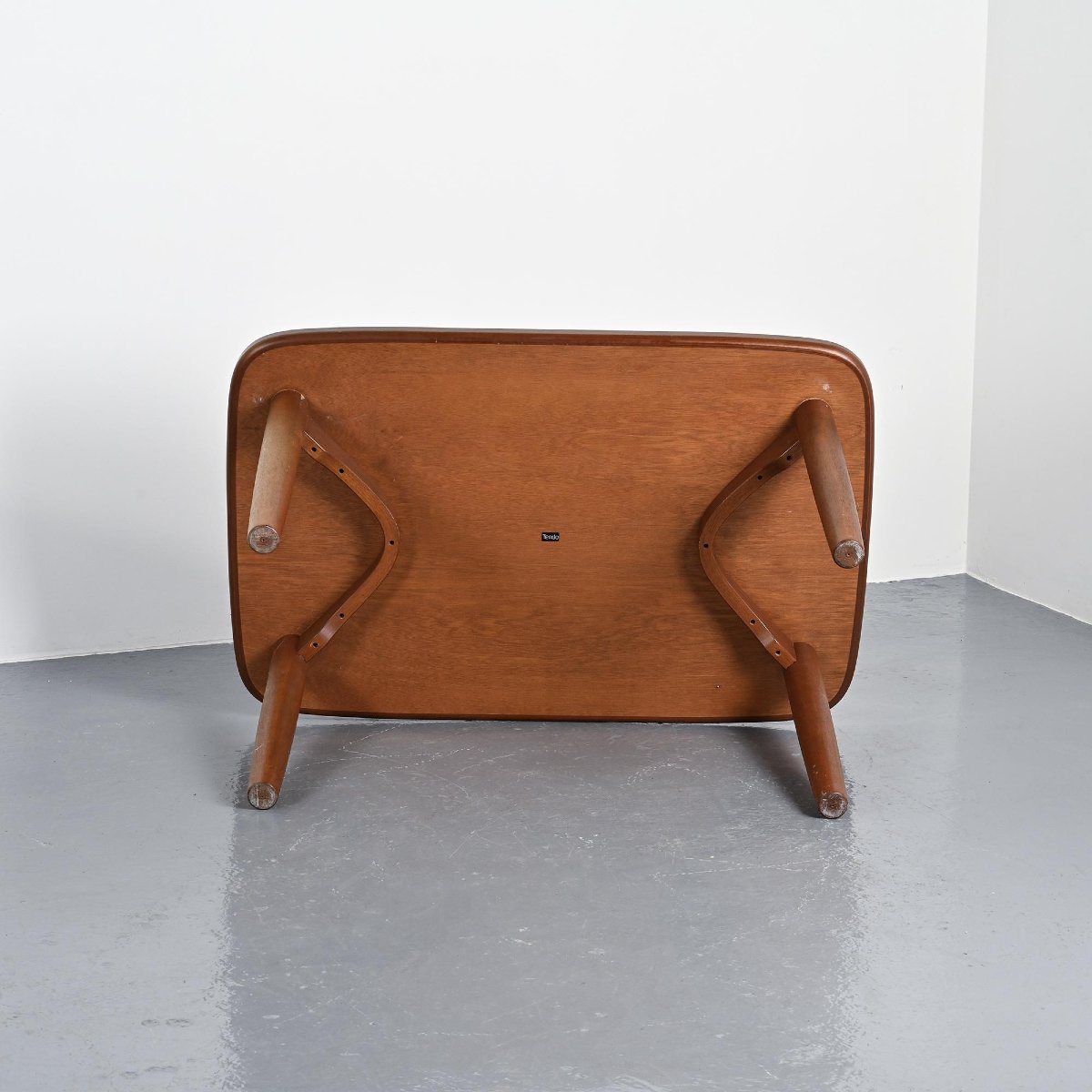 Table T-2671 par Sori Yanagi, Tendo, 1972-photo-2
