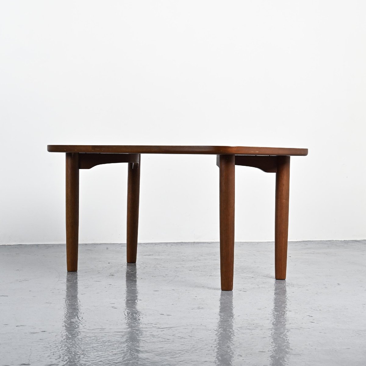Table T-2671 par Sori Yanagi, Tendo, 1972-photo-1