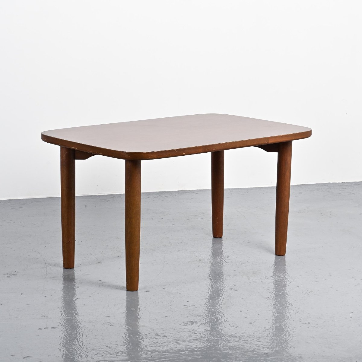 Table T-2671 par Sori Yanagi, Tendo, 1972-photo-3