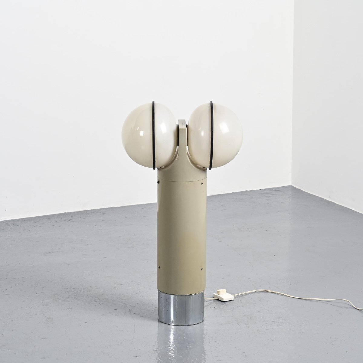 Lampadaire Totem 42035 par Gae Aulenti, Stilnovo, 1976 -photo-4