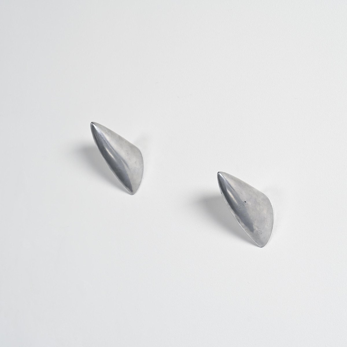 Paire de patères « Chab Wellington » par Philippe Starck, O.W.O 1987 -photo-1