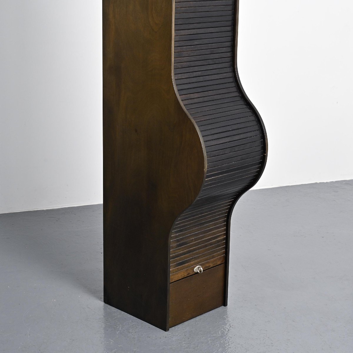 Model 5822 Roll-top Secretary By Klaus Vogt For Thut Möbel, Circa 1970 -photo-4