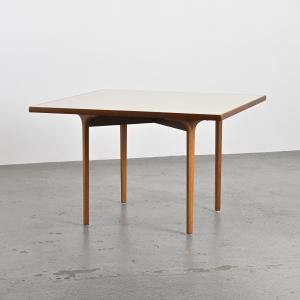 Table à Manger Pour Tendo Mokko, Japon, Années 1970 