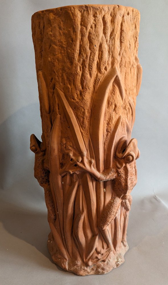 Art Nouveau Terracotta Umbrella Stand Decor With Frogs