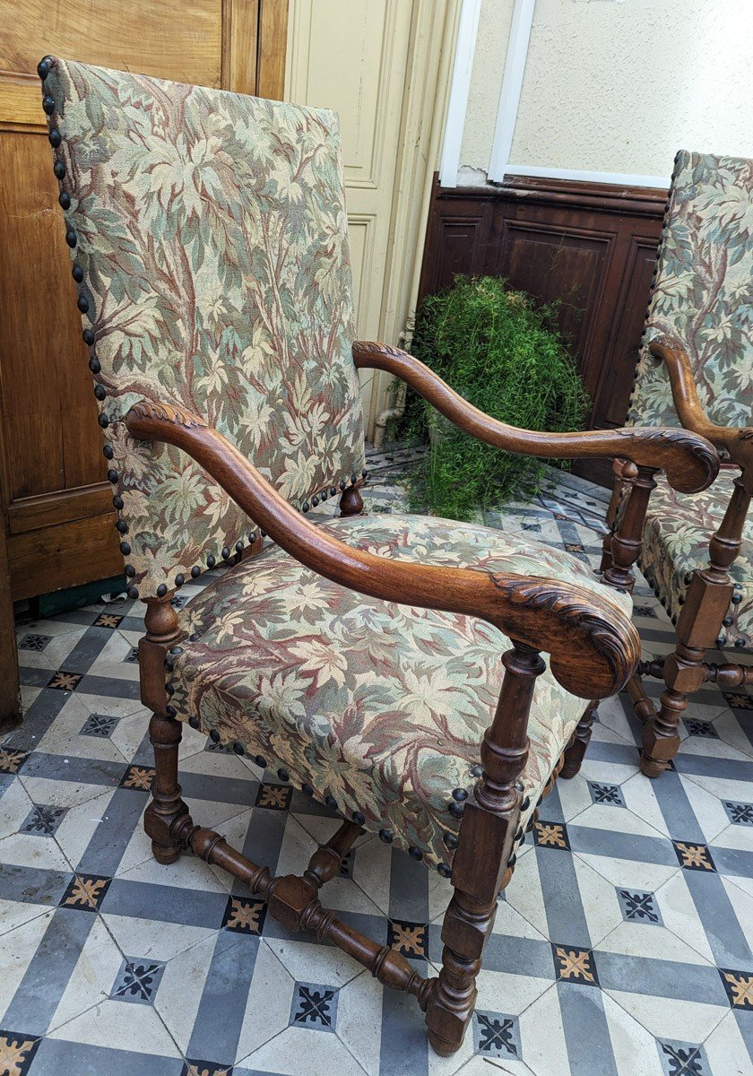 Paire De Fauteuils Style Louis XIII En Noyer-photo-3