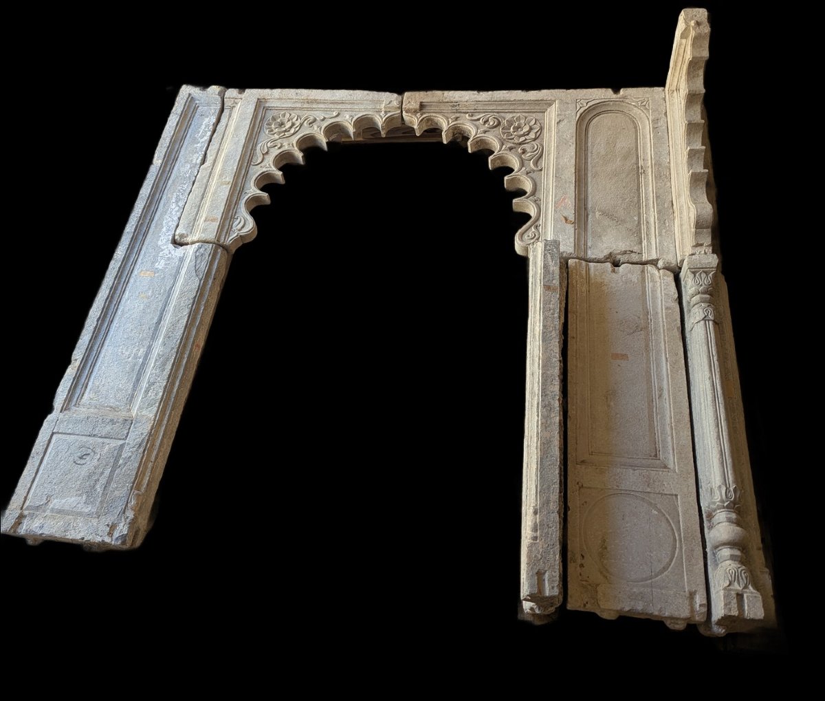 Marble And Granite Ensemble From The Facade Of A Haveli In Rajasthan-photo-2