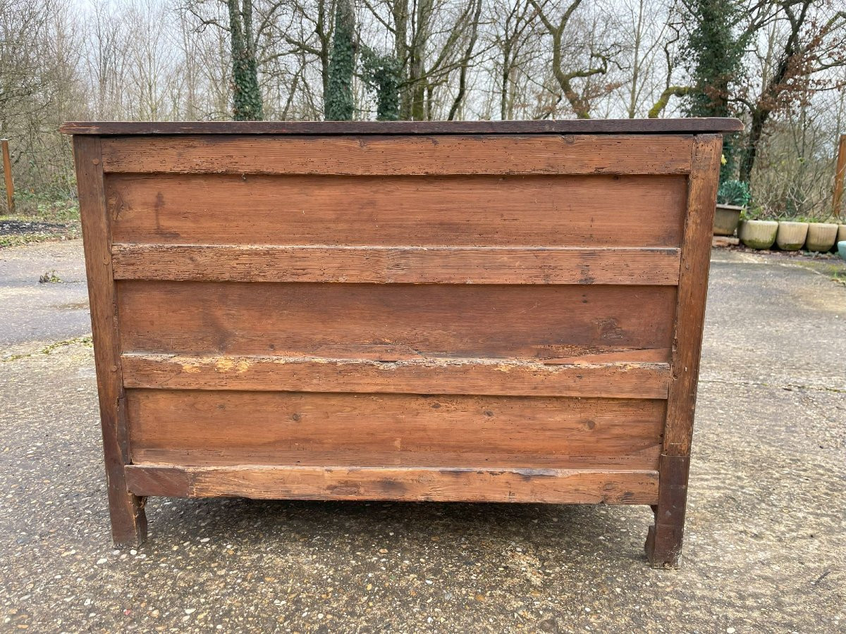 Louis XV Chest Of Drawers In Period Oak And In Fair Condition With Few Restorations -photo-1