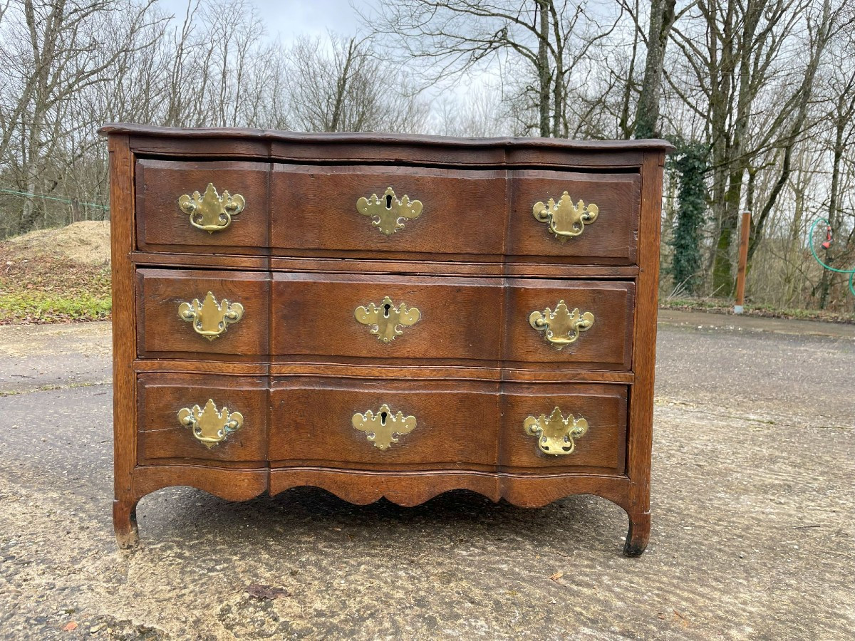 Louis XV Chest Of Drawers In Period Oak And In Fair Condition With Few Restorations 