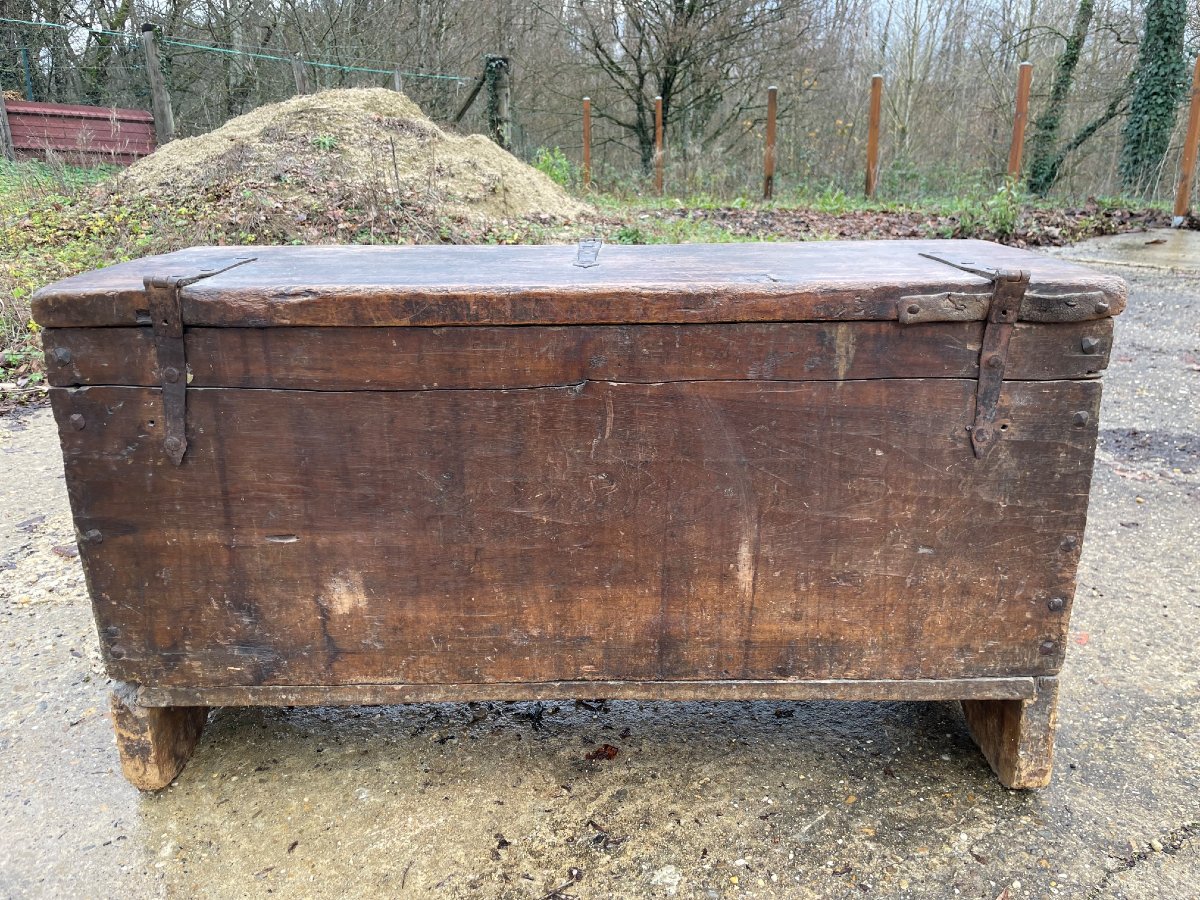 Petit Coffre du 18ème siècle Louis XIII en bois de noyer-photo-2