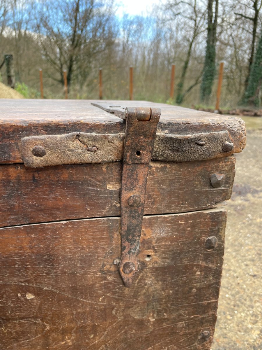 Petit Coffre du 18ème siècle Louis XIII en bois de noyer-photo-3