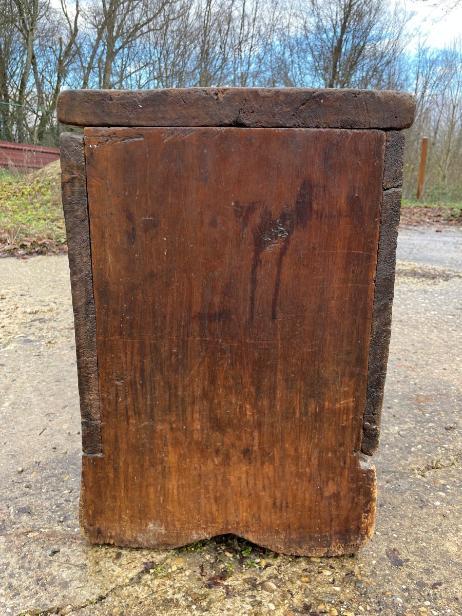 Petit Coffre du 18ème siècle Louis XIII en bois de noyer-photo-4