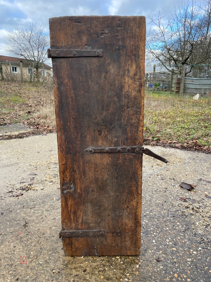 Petit Coffre du 18ème siècle Louis XIII en bois de noyer-photo-8