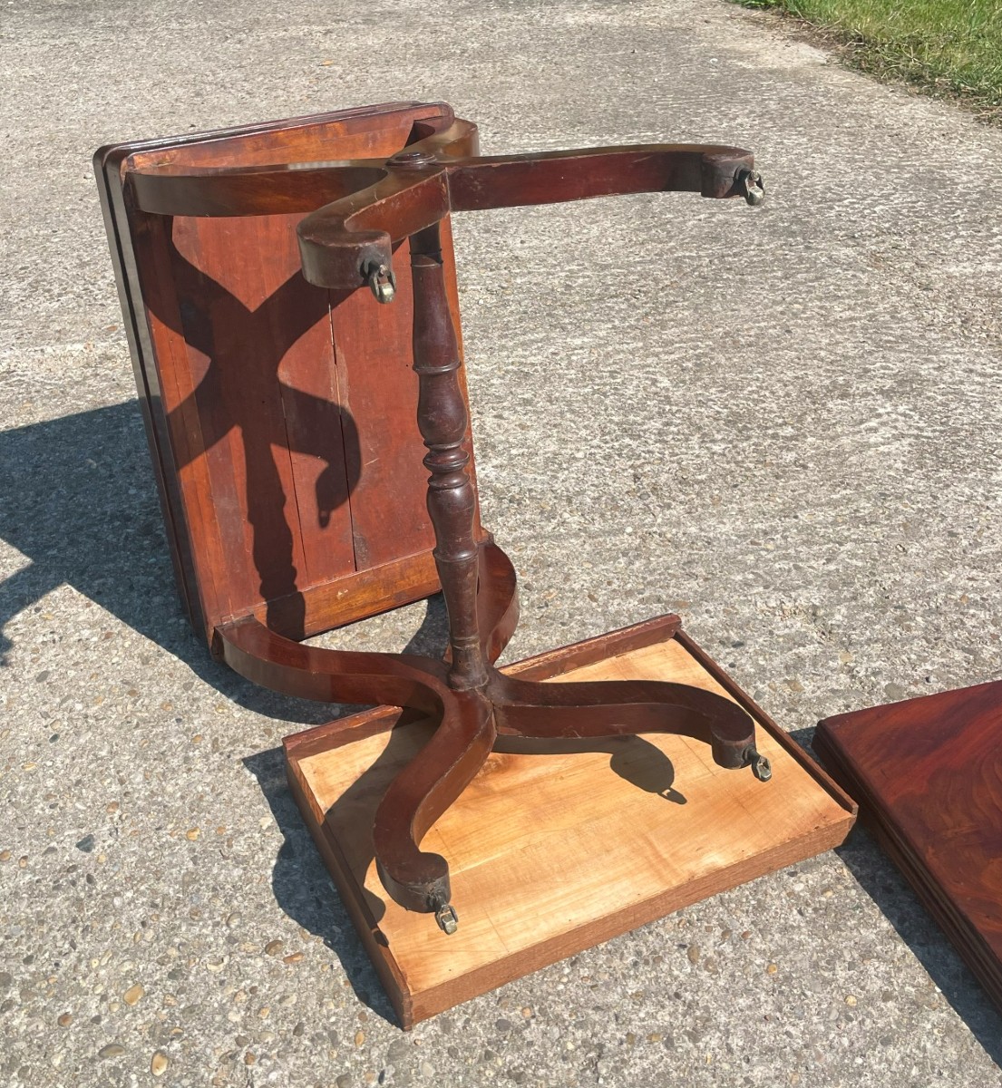 Table à jeux en portefeuille début 19ème siècle en noyer et acajou-photo-4