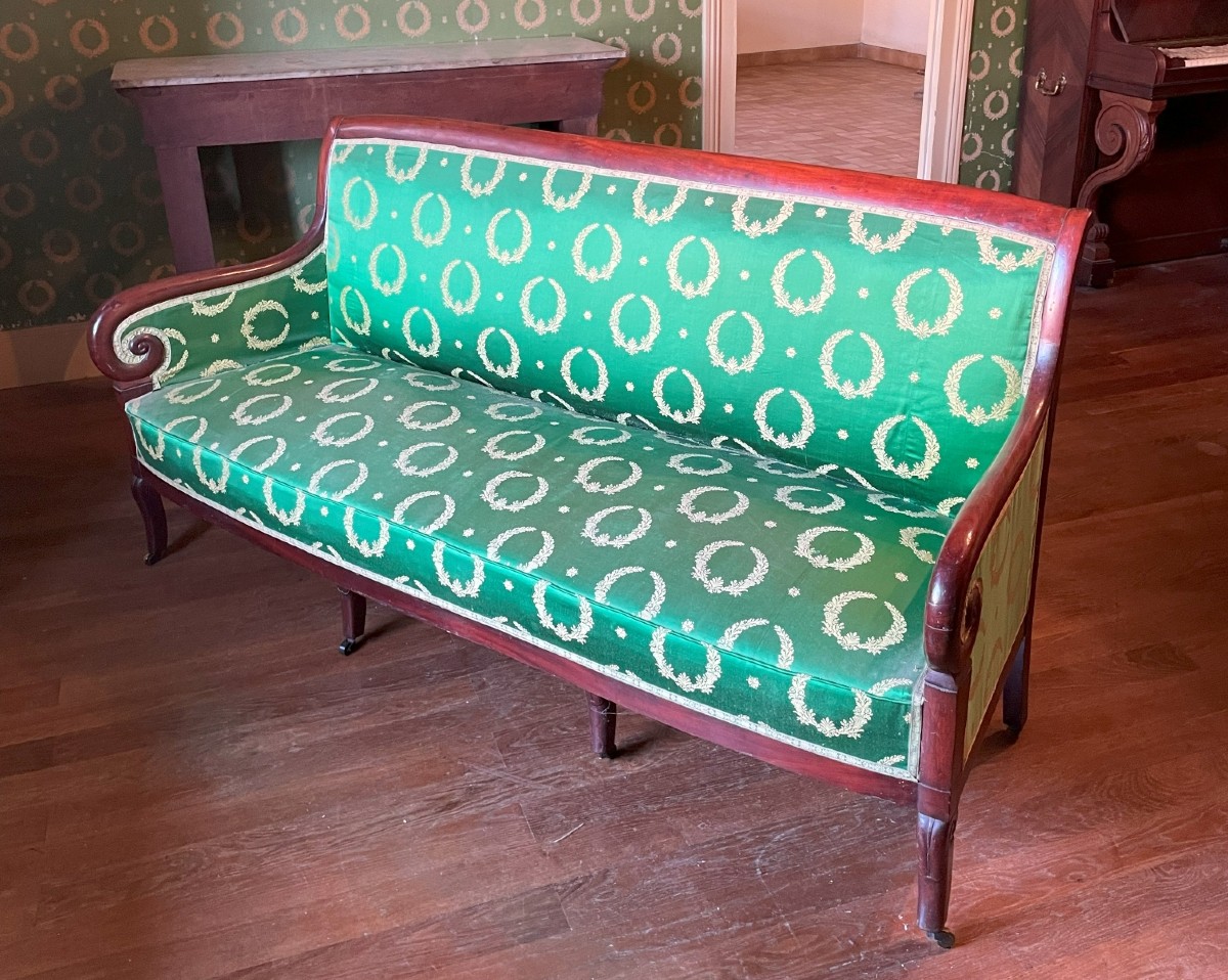 Restoration Period Bench 1820-40 In Good Condition.