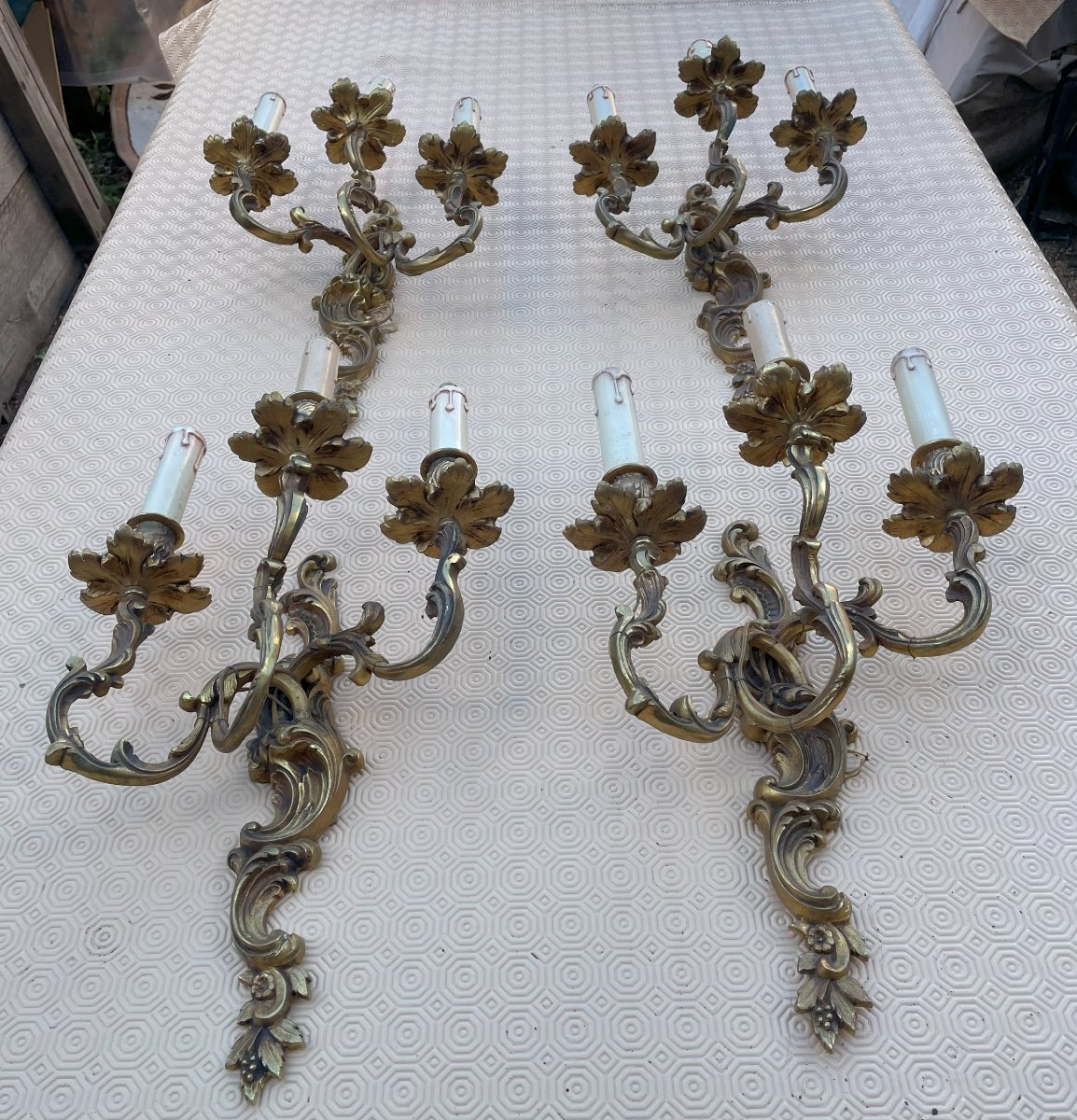 4 Appliques en bronze à 3 branches bon état style Louis XV-photo-1