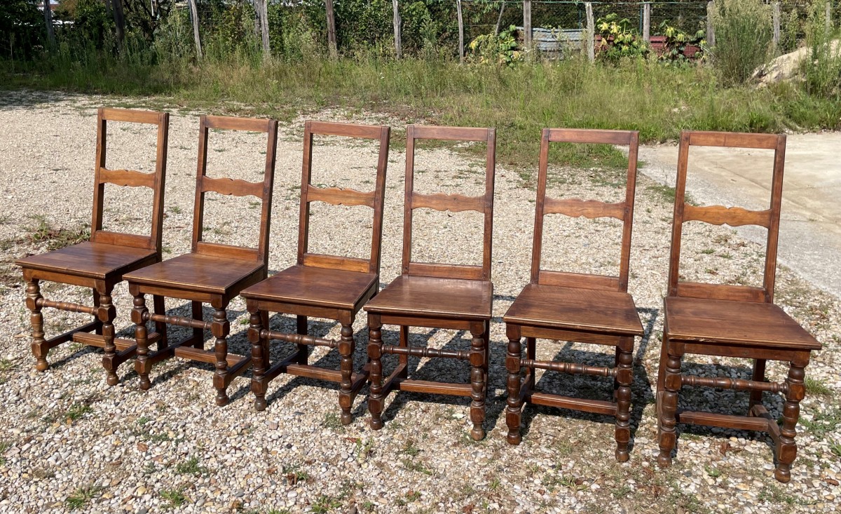 8 chaises de Lorraine en bon état 