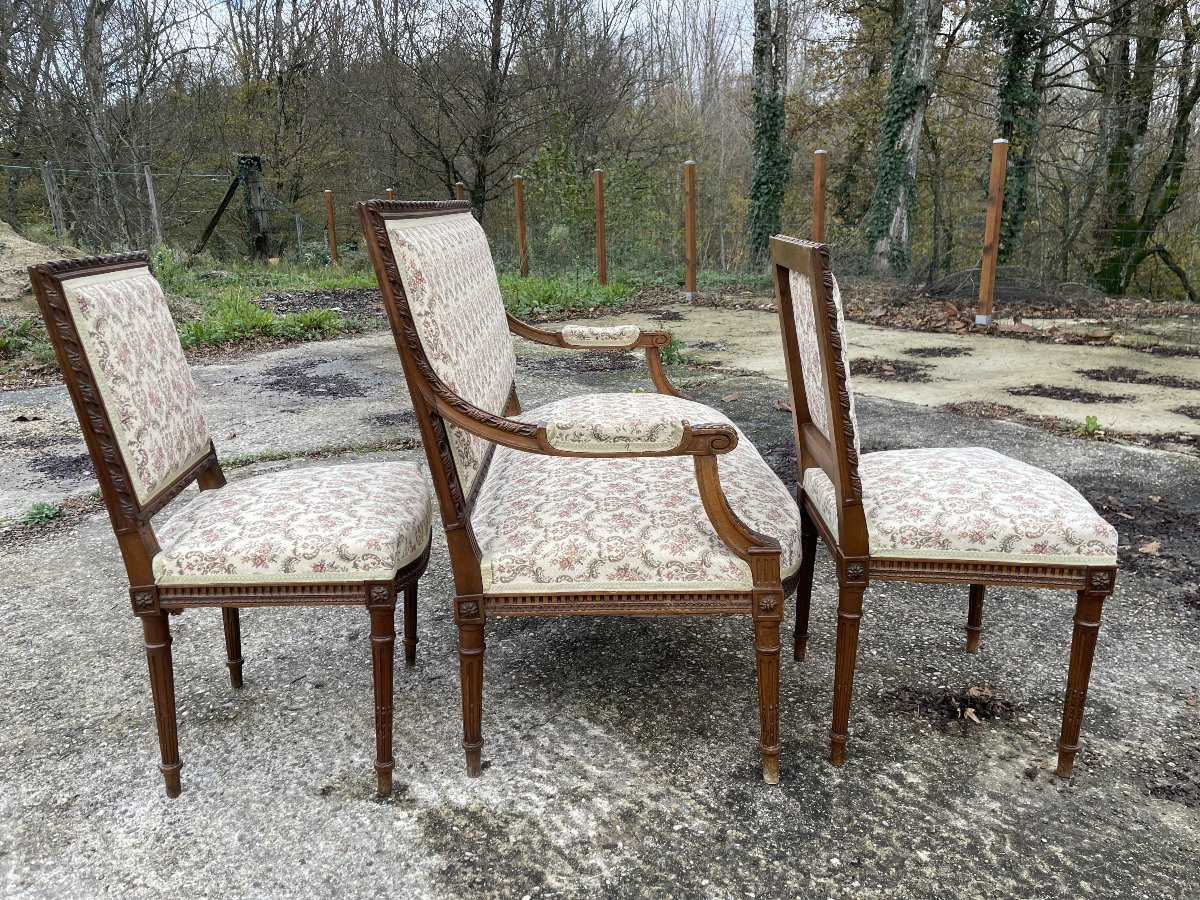 Banquette et 2 chaises style Louis XVI  en bon état-photo-1