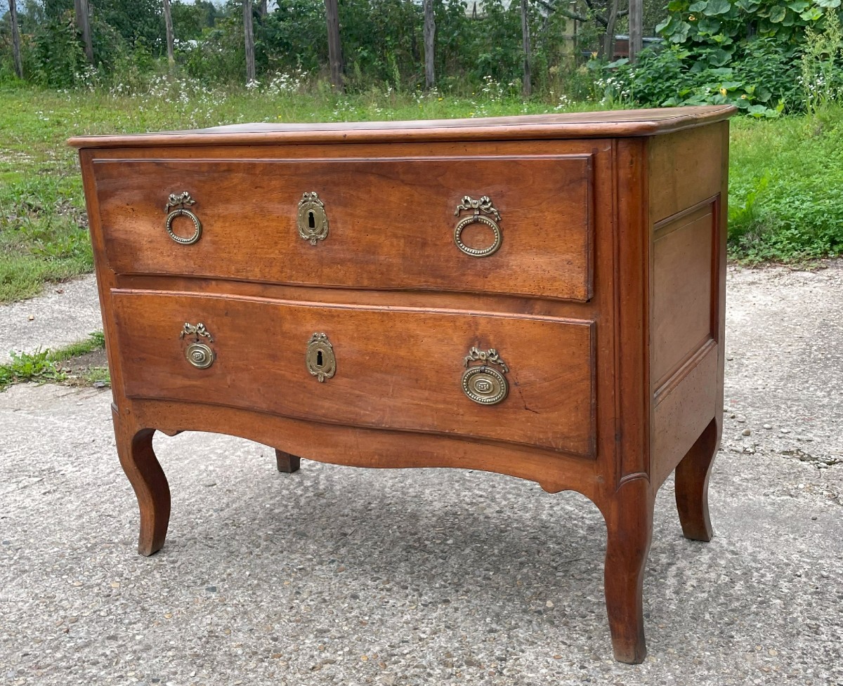 Louis XV Chest Of Drawers In Solid Walnut