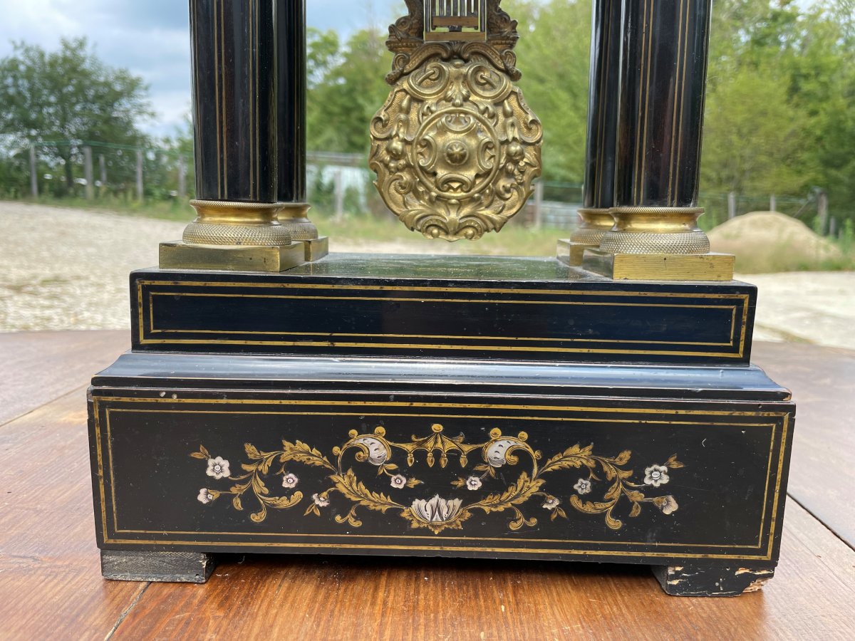 Napoleon III Clock With 4 Columns From The 19th Century In Wood And Marquetry-photo-2