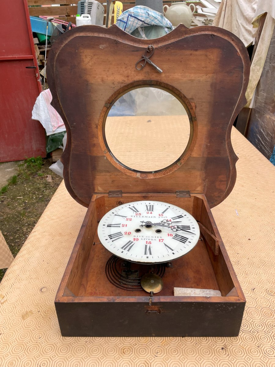 Œil de Bœuf ou Carillon qui dit l'heure et sonne bien -photo-3