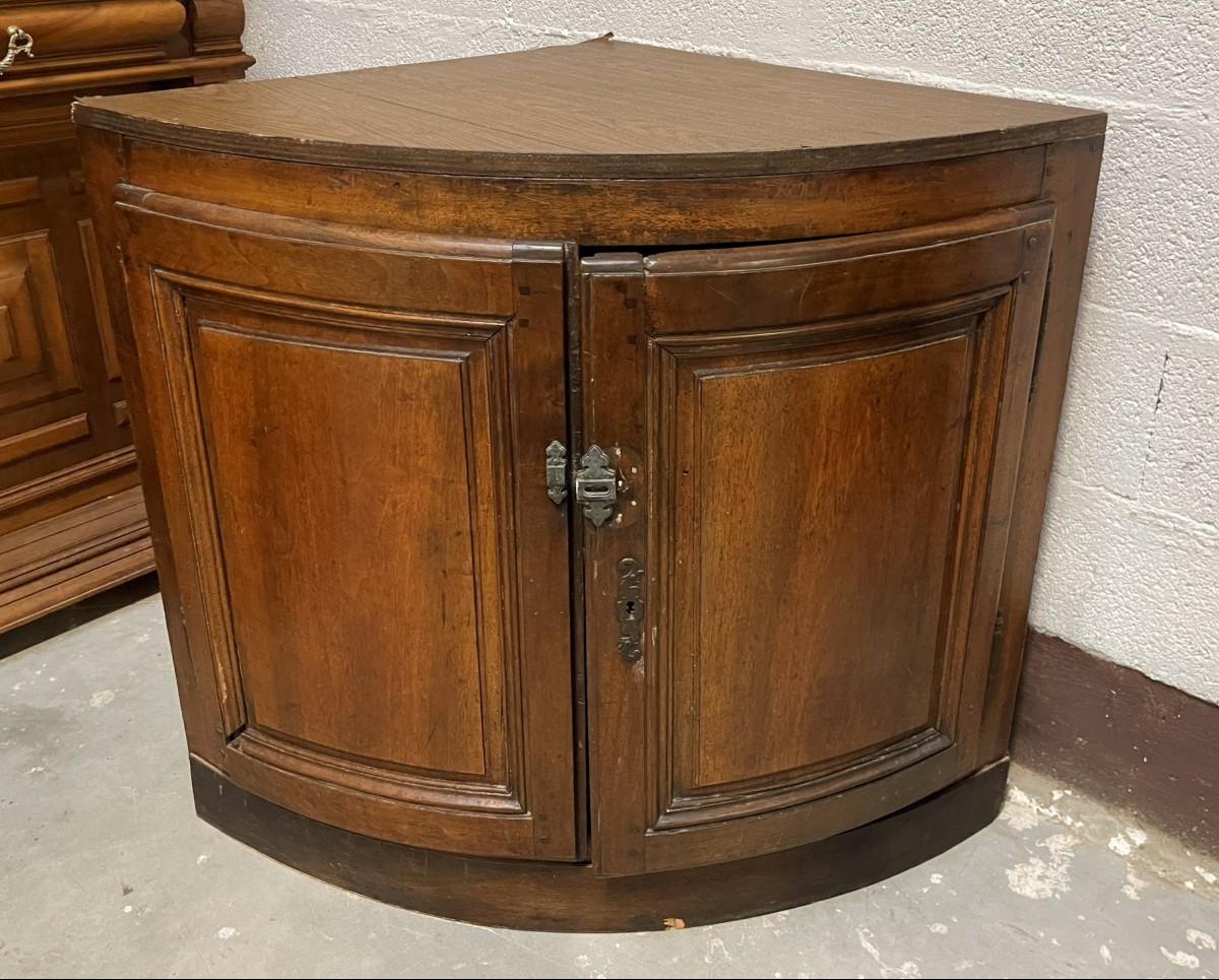 18th-century Corner Cabinet In Solid Wood