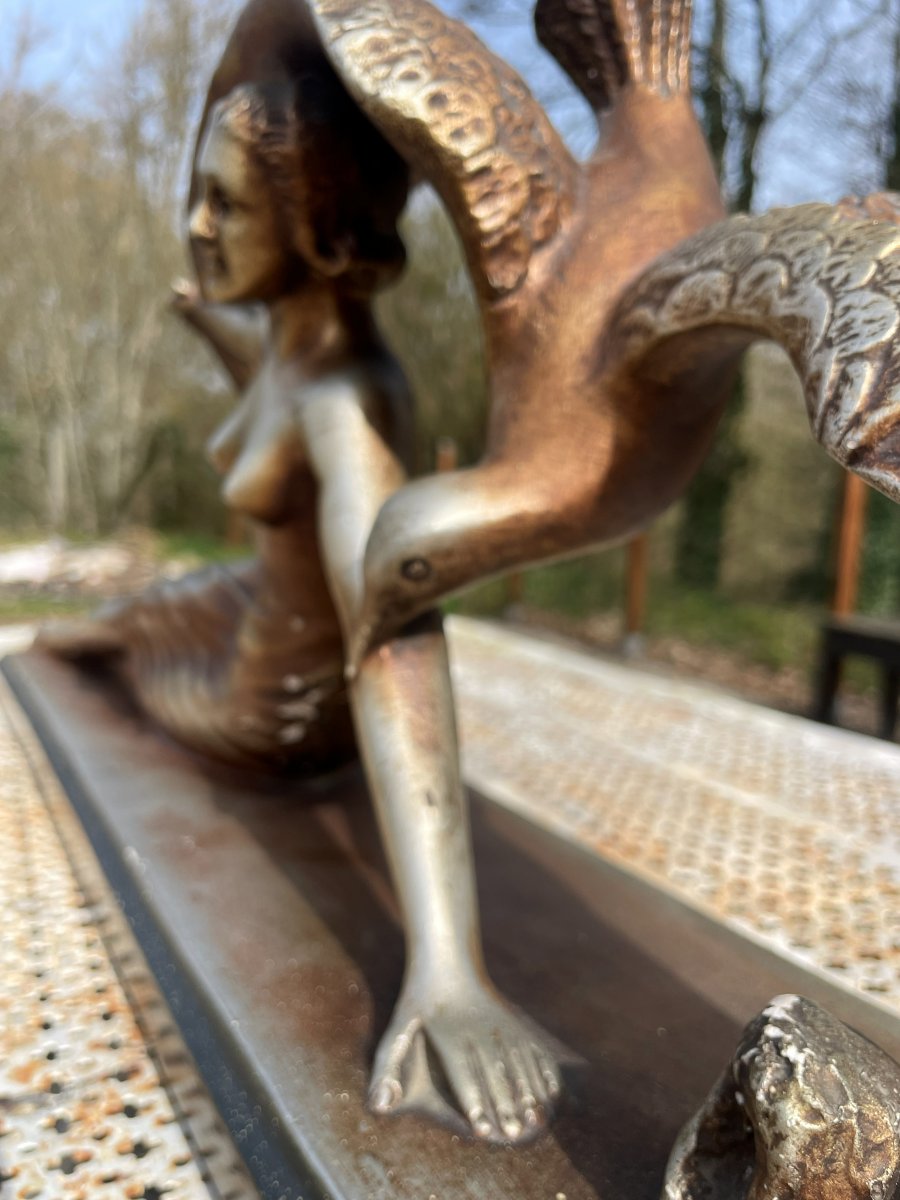 1930 Plaster Sculpture "the Woman Who Takes Flight" -photo-1