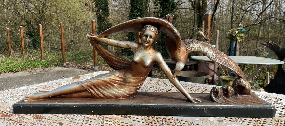 1930 Plaster Sculpture "the Woman Who Takes Flight" 