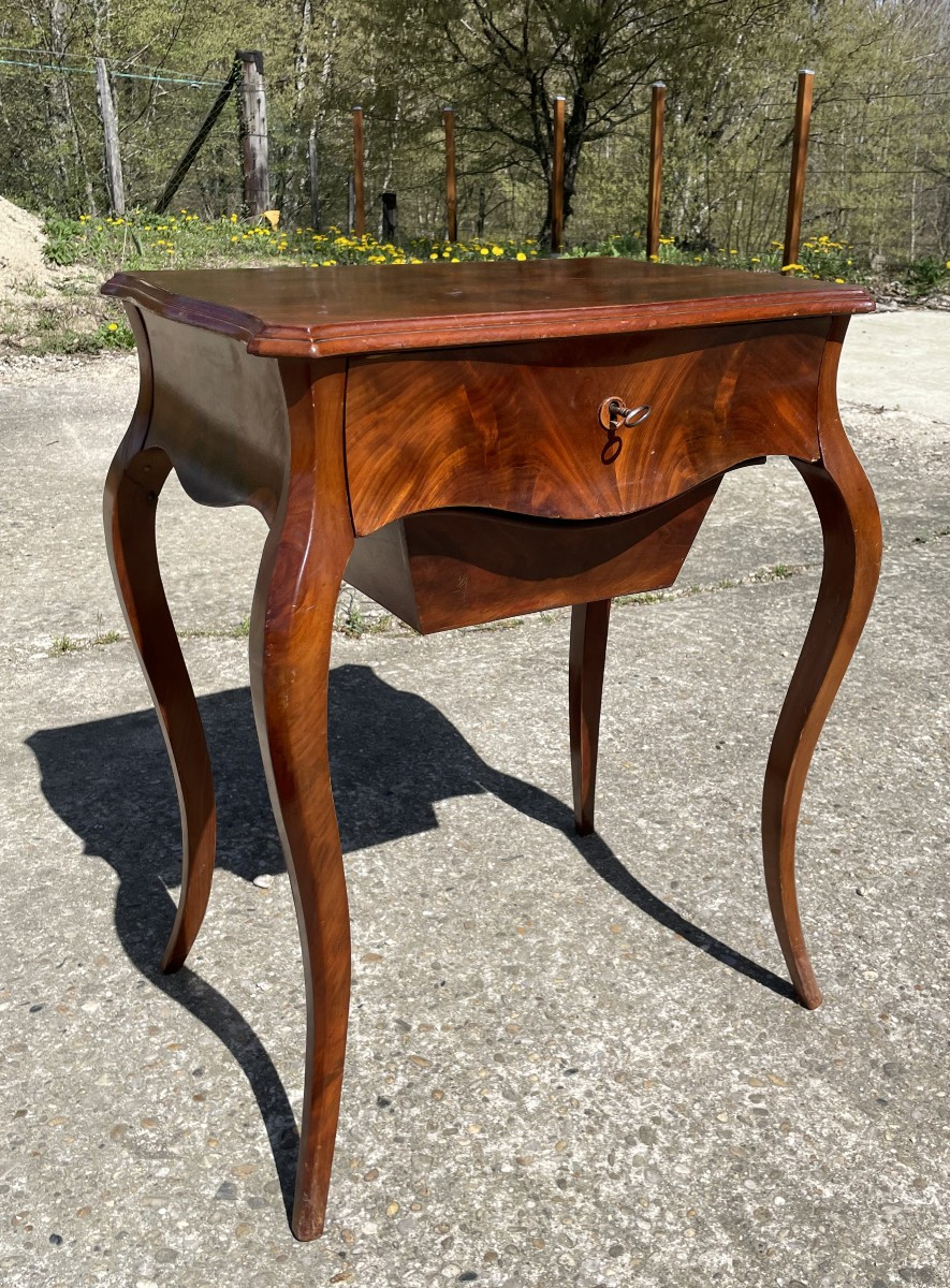 Table travailleuse Style Louis XV du 19ème siècle