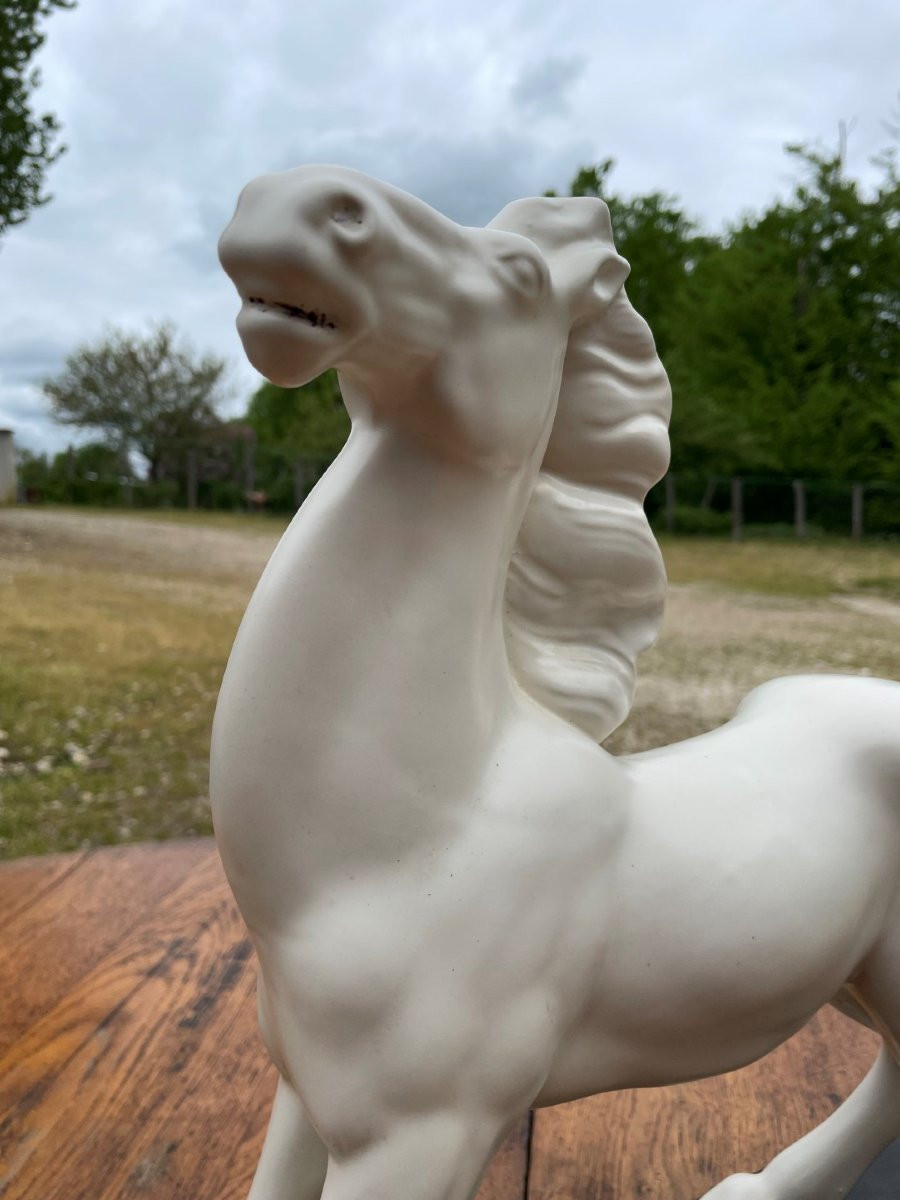 Cheval blanc en céramique -photo-1
