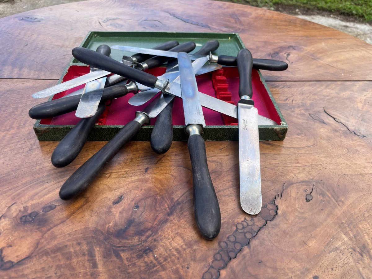 12 Antique Knives-photo-1
