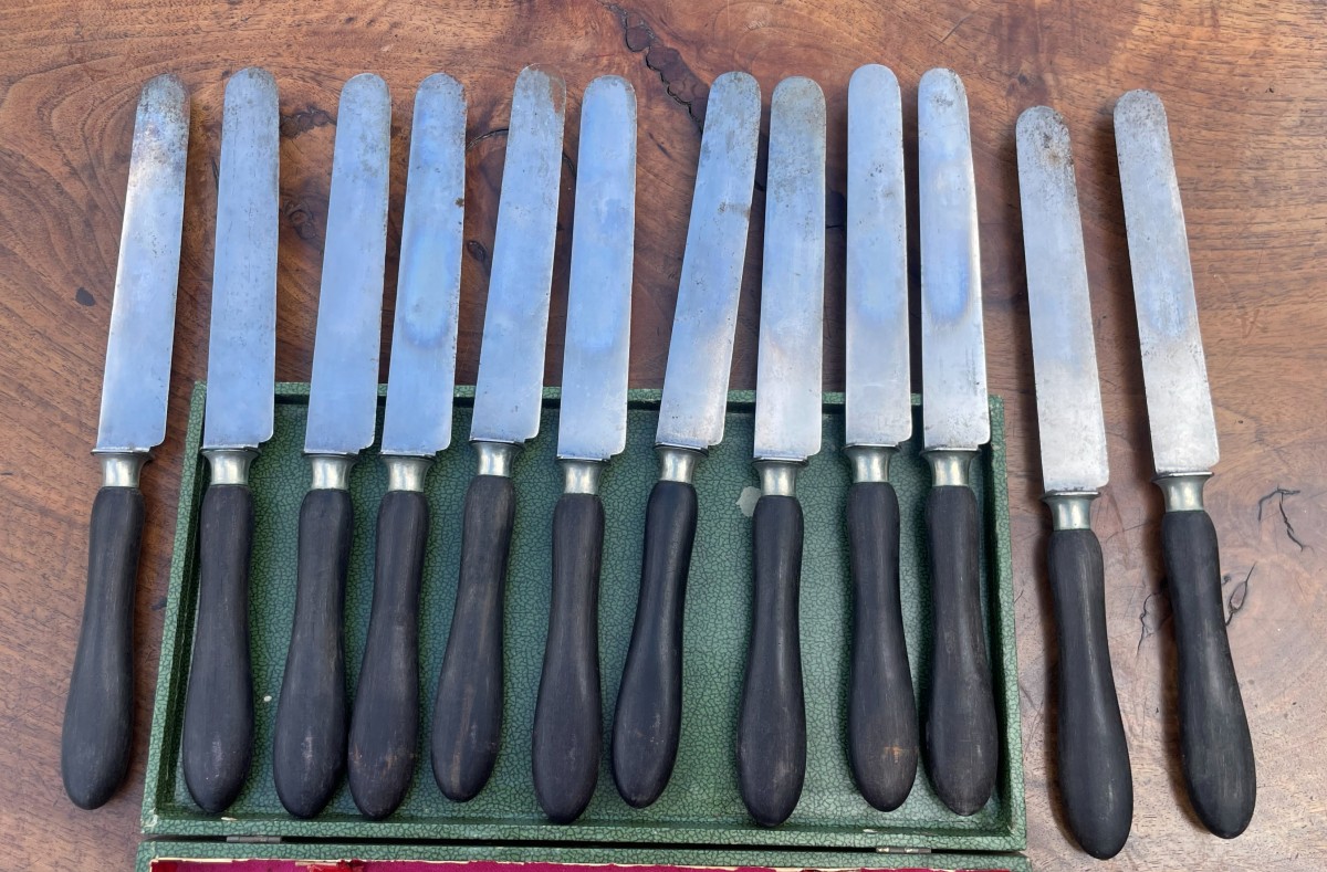12 Antique Knives