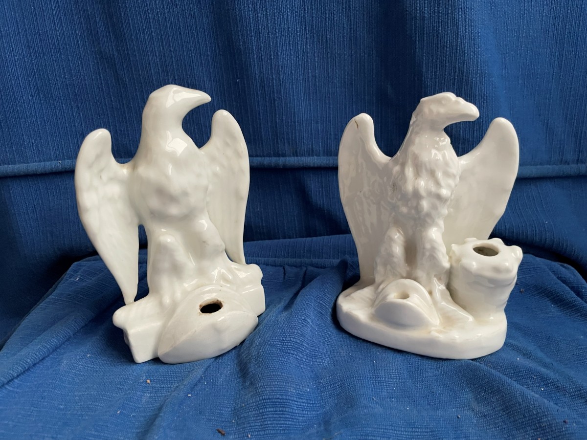 2 Aigles en porcelaine dur 